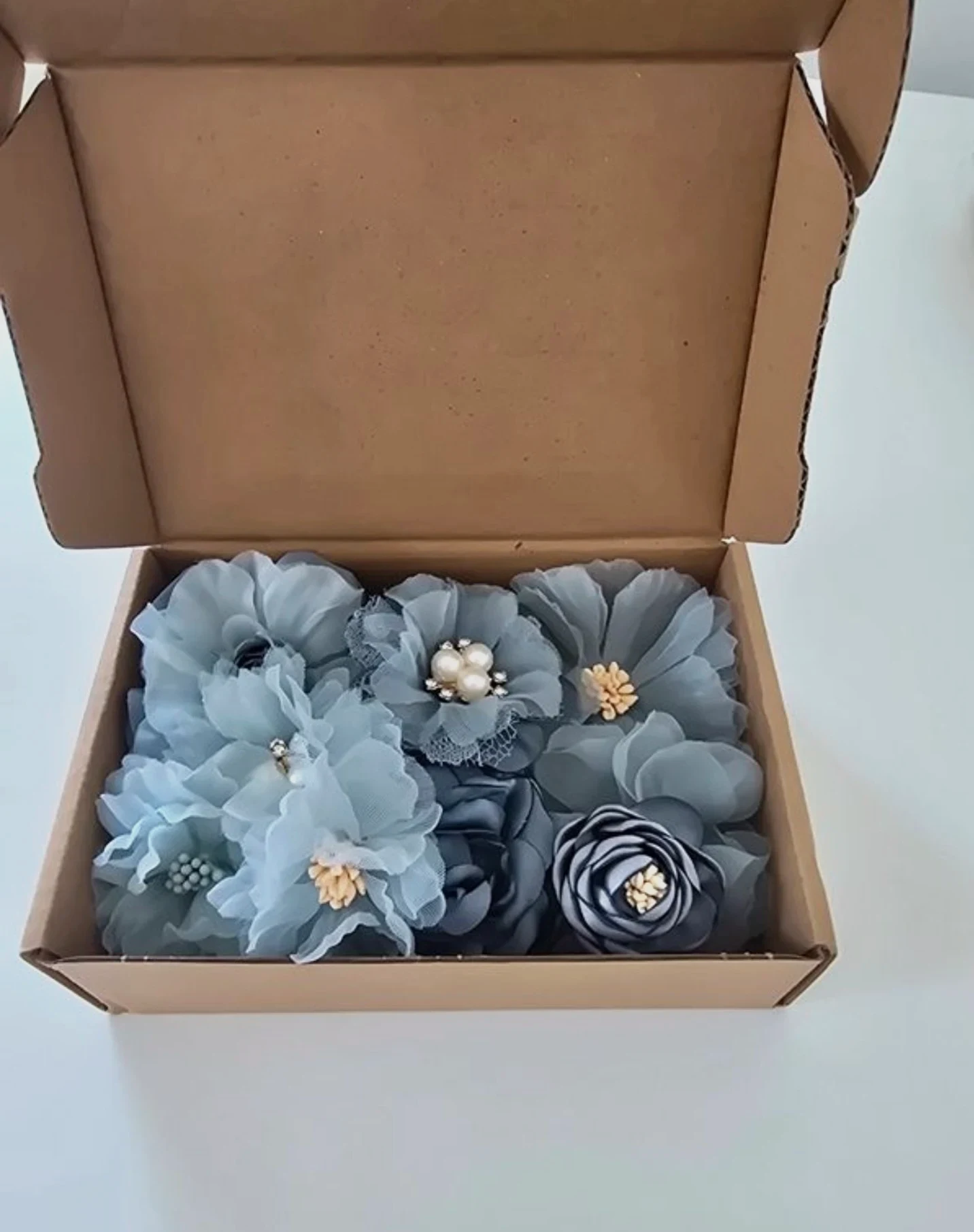 Boîtes 10 fleurs déco gâteaux ou autres