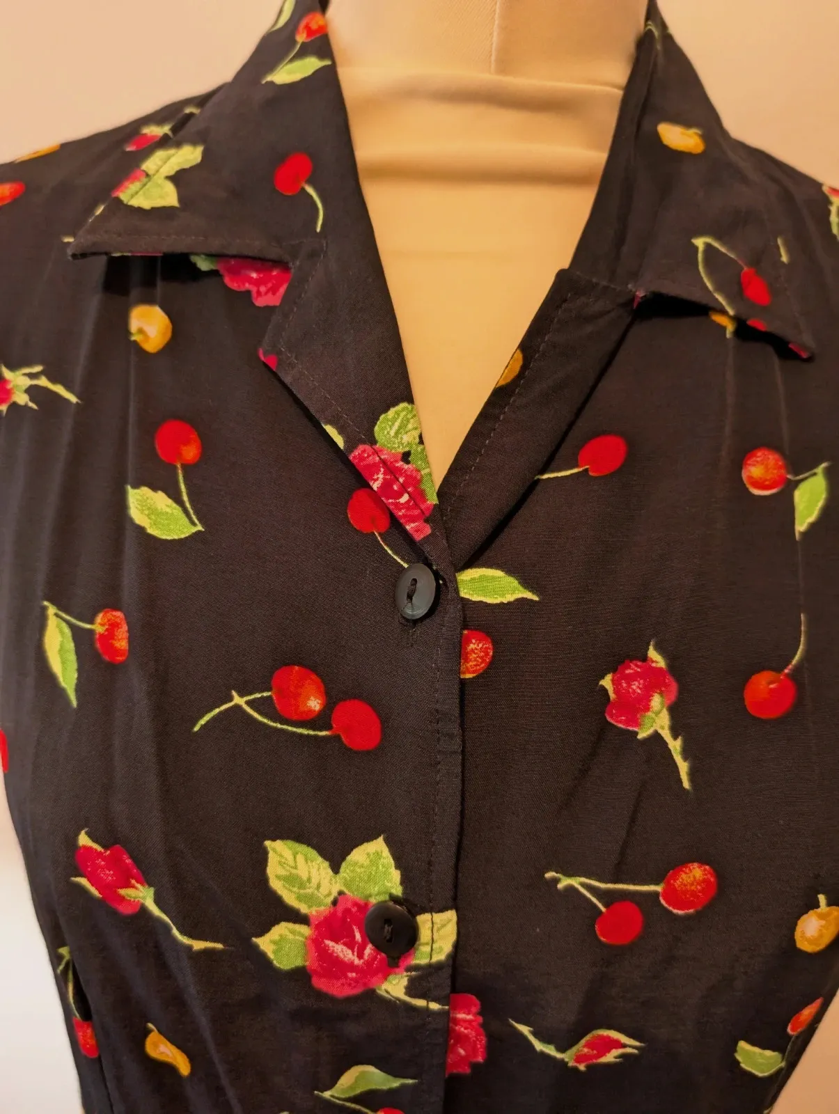 Chemisier vintage motifs cerises année 88 Claude St Genest Taille 36/38 – Claude Saint Genet – taille M / 38 / 10 3