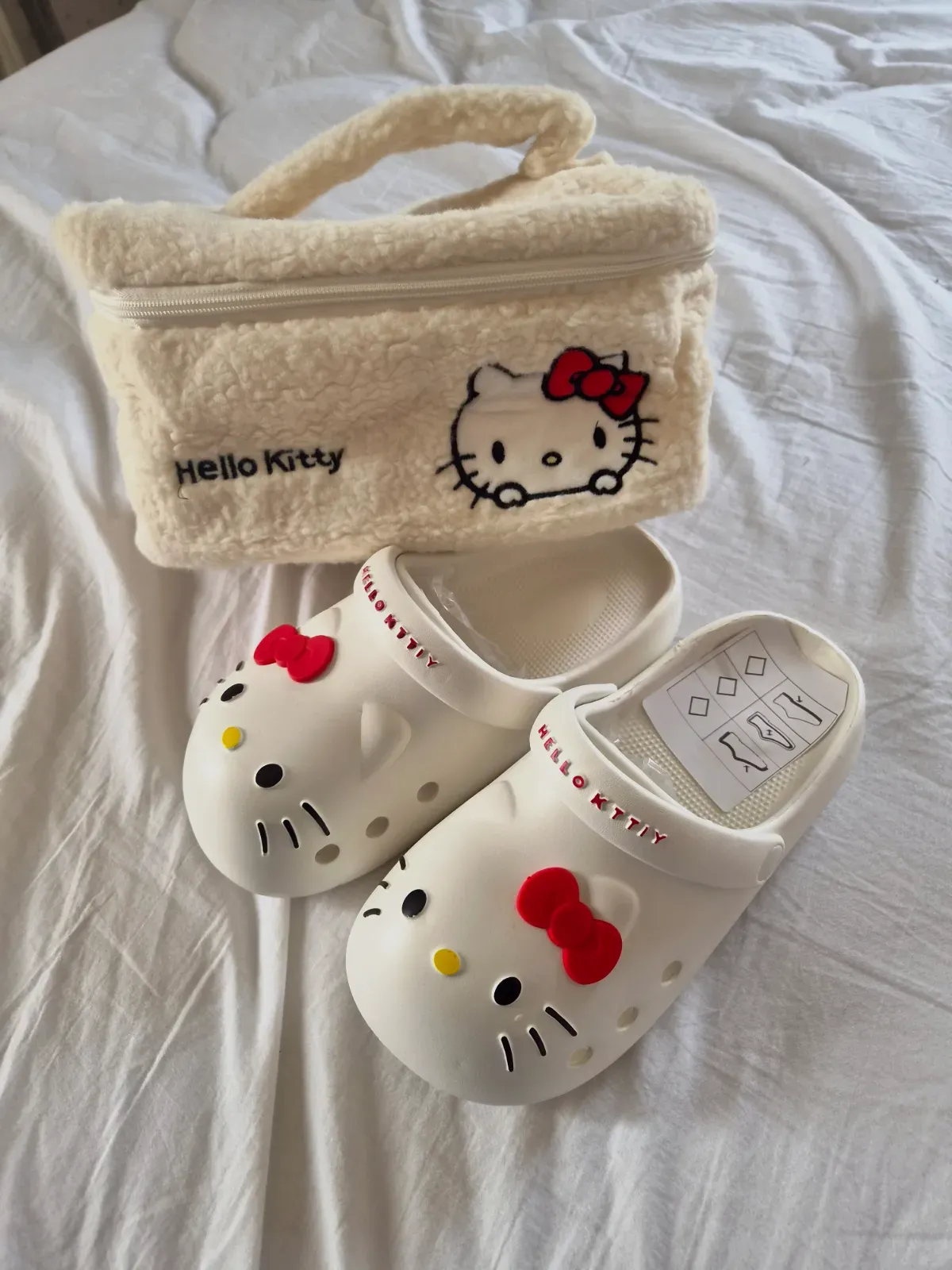 Sabots Hello Kitty blancs avec trousse assortie – Sanrio – taille EU 38 2