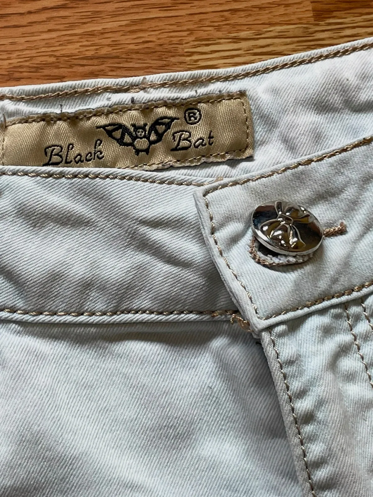 Shorts vaqueros blancos Black Bat - Talla 38 (Etiqueta 42 - Da poca talla) – black batman – taille M / 38 / 10 2