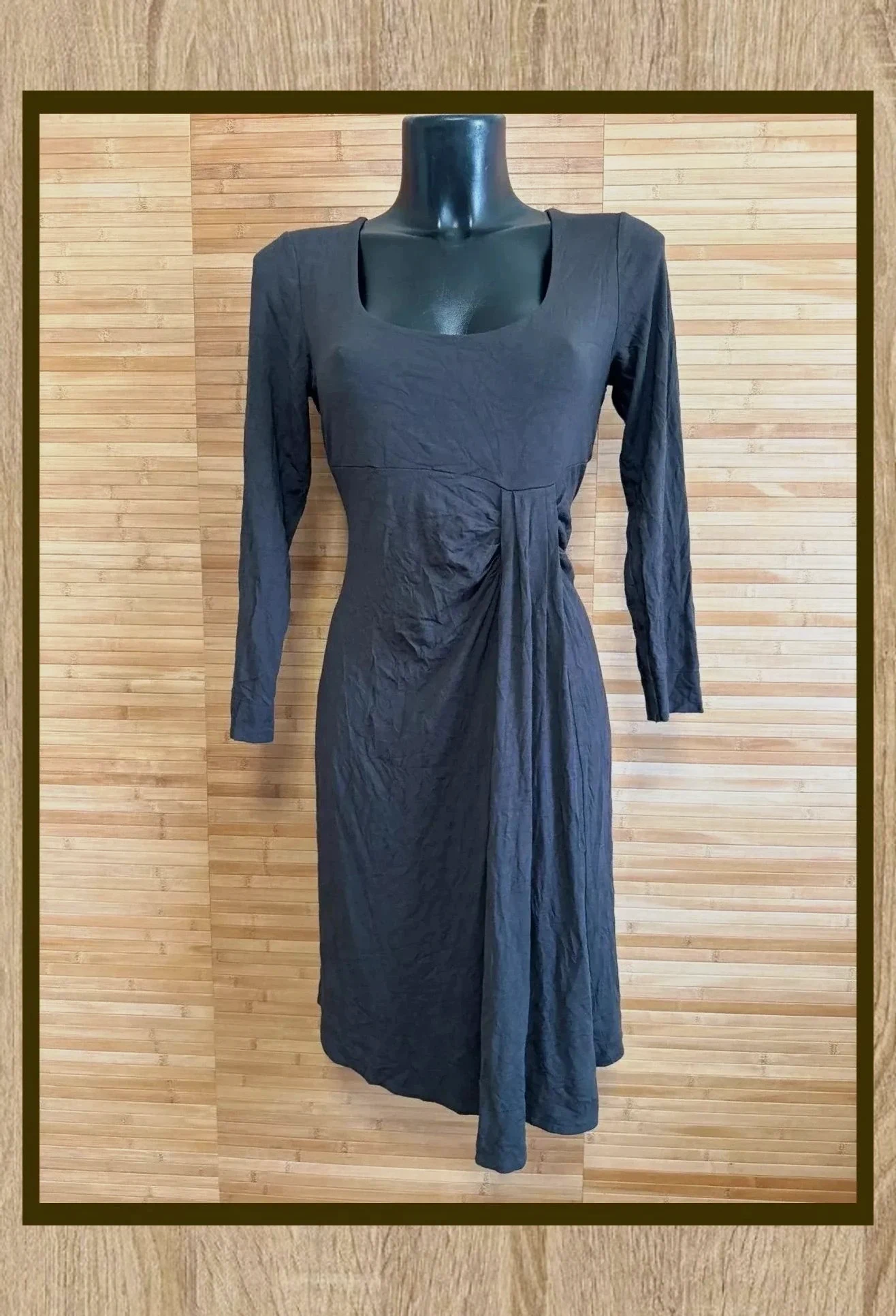 Vestido viscosa elástico y muy cómodo de marca Nougat london 😍