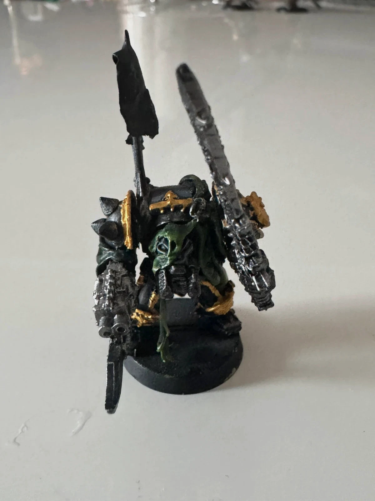 Warhammer 40k Terminator avec drapeau et cape Iron Warriors Chaos en métal