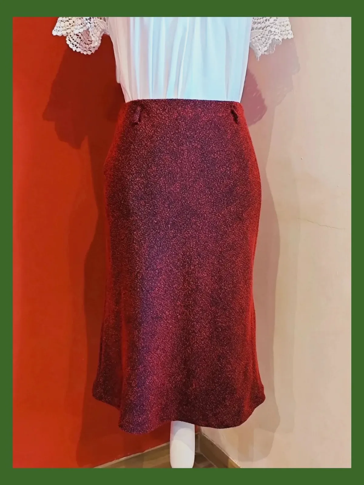 🌺Estilosa falda con jaspeado rojo y negro – Ciopre – taille L / 40 / 12 2