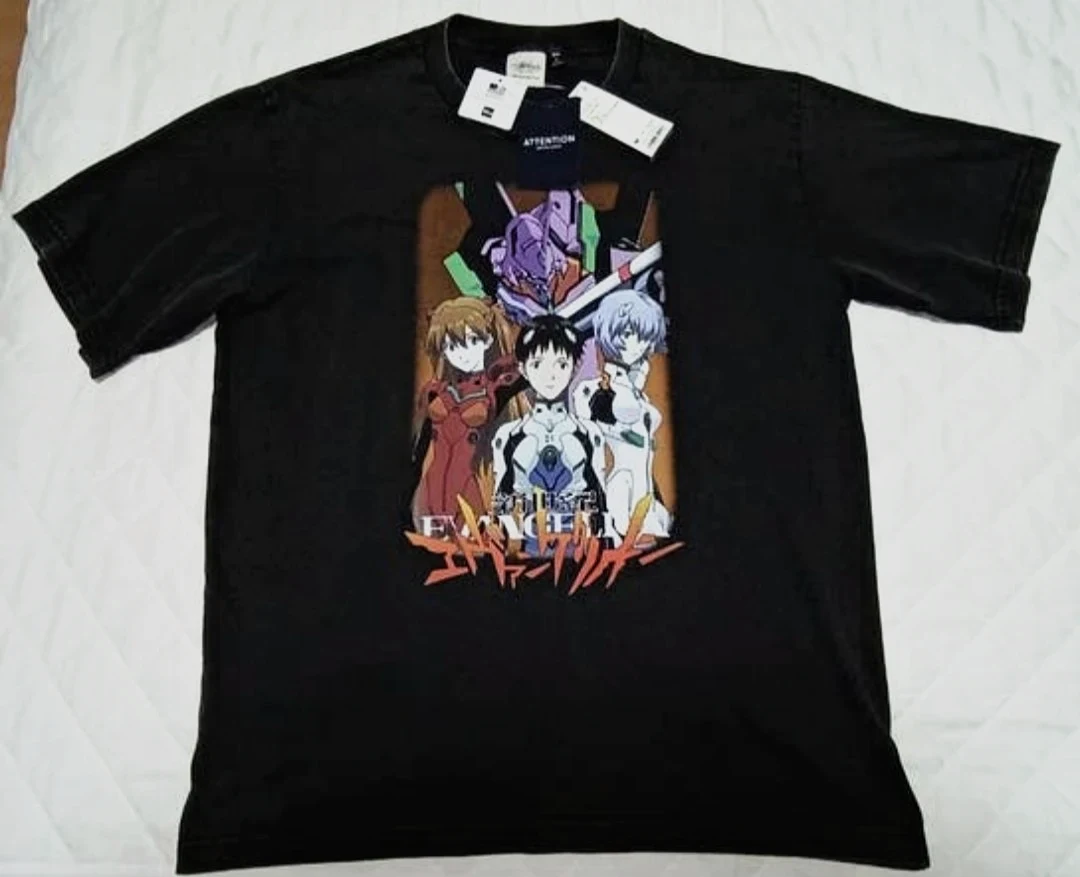Camiseta gris oscura GU x Evangelion talla M