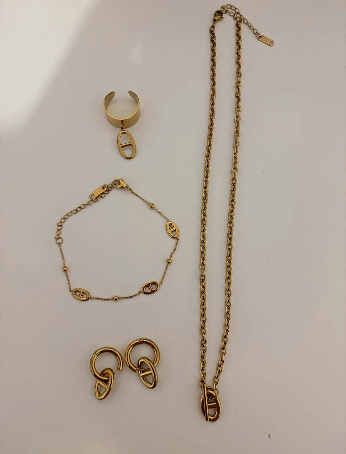 ensemble de bijoux en acier