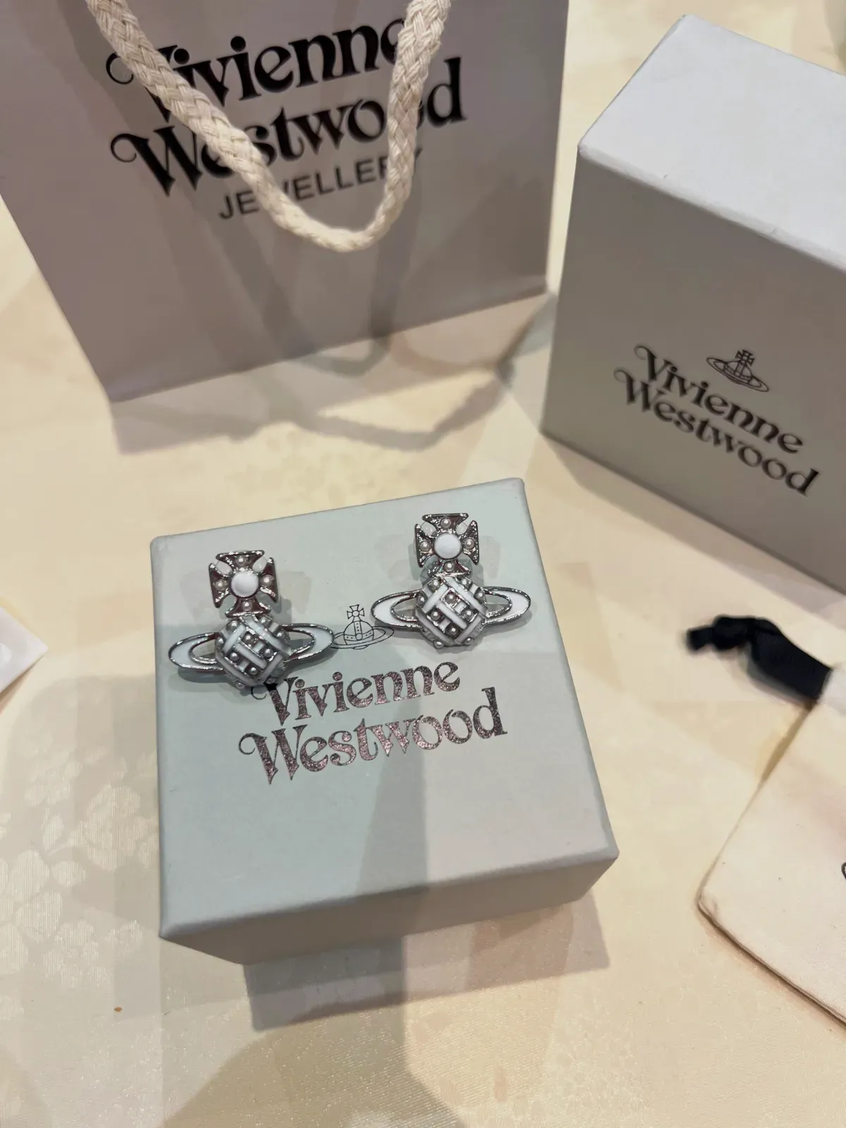 Boucles d'oreilles Vivienne Westwood orb argentées – Vivienne Westwood – argenté – taille Taille unique 7