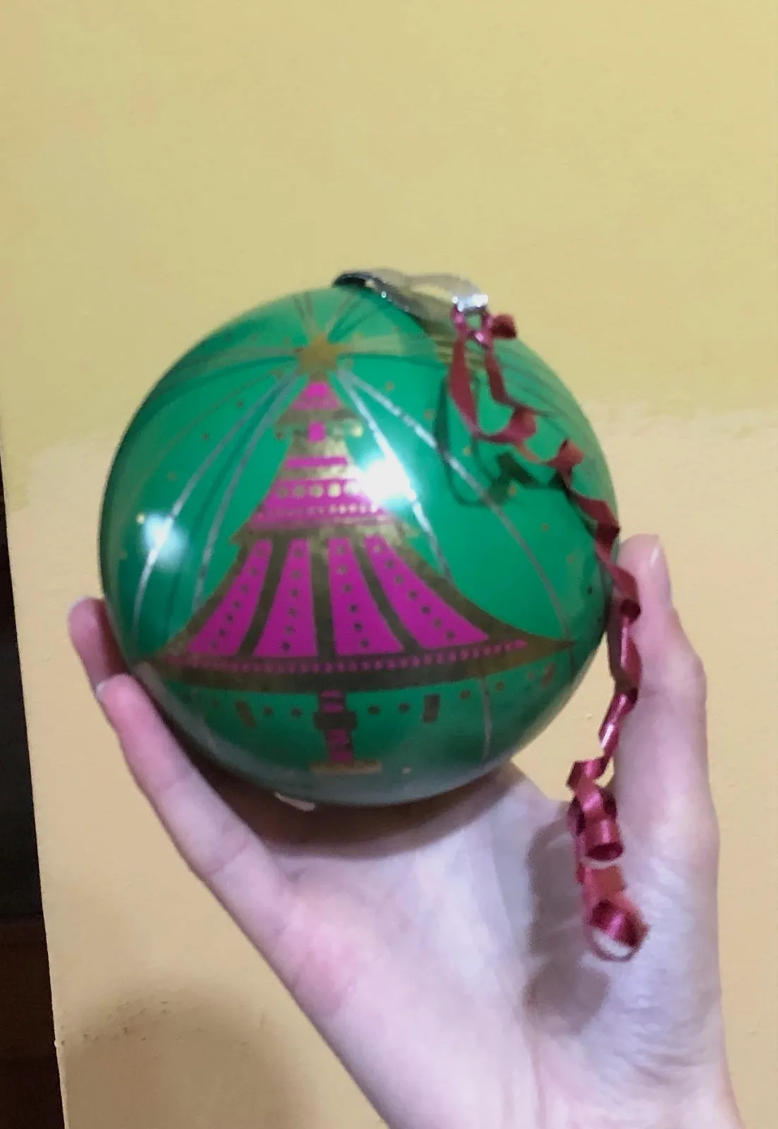 Caja Regalo Bola de Navidad – Adorno Guardacosas Abre-Fácil – London 3