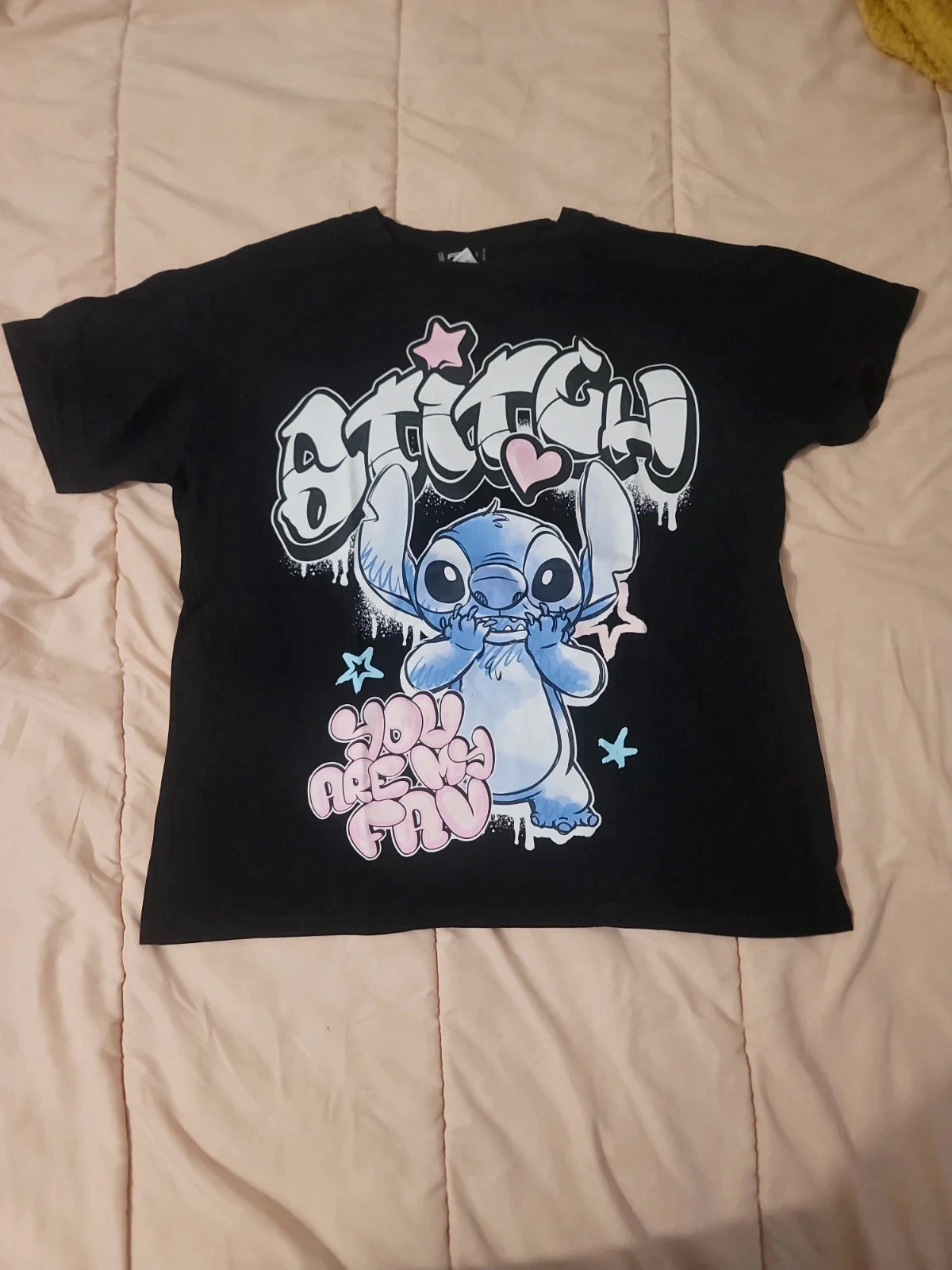 T-shirt noir Stitch Disney "You Are My Fav" style streetwear / graffiti