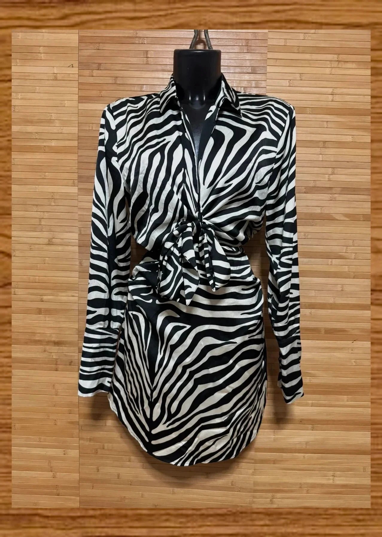 Vestido satinado estampado zebra de Gina tricot talla 38 😍