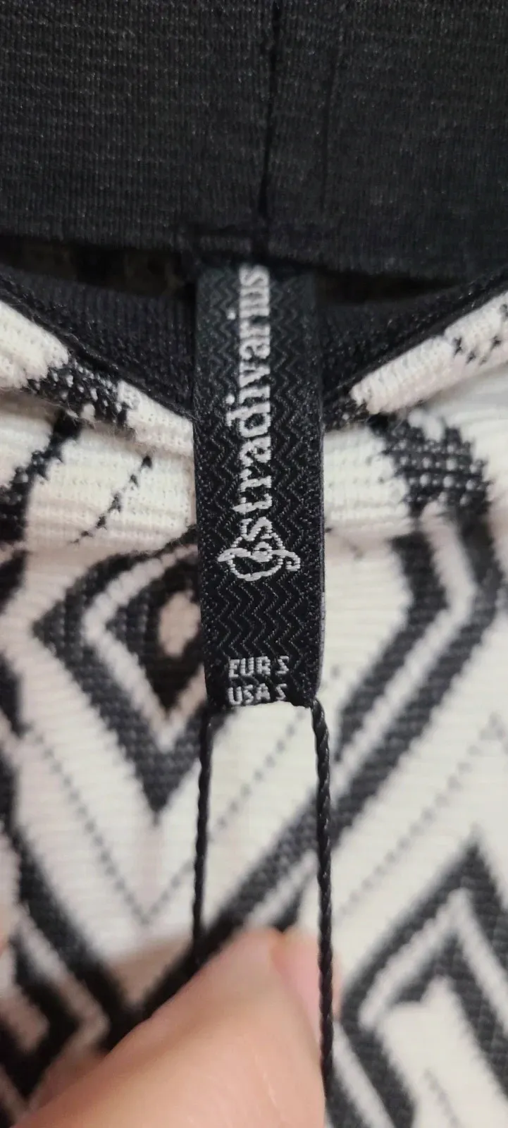 Preciosa falda estampada y entubada talla S de Stradivarius – Stradivarius – taille S / 36 / 8 5