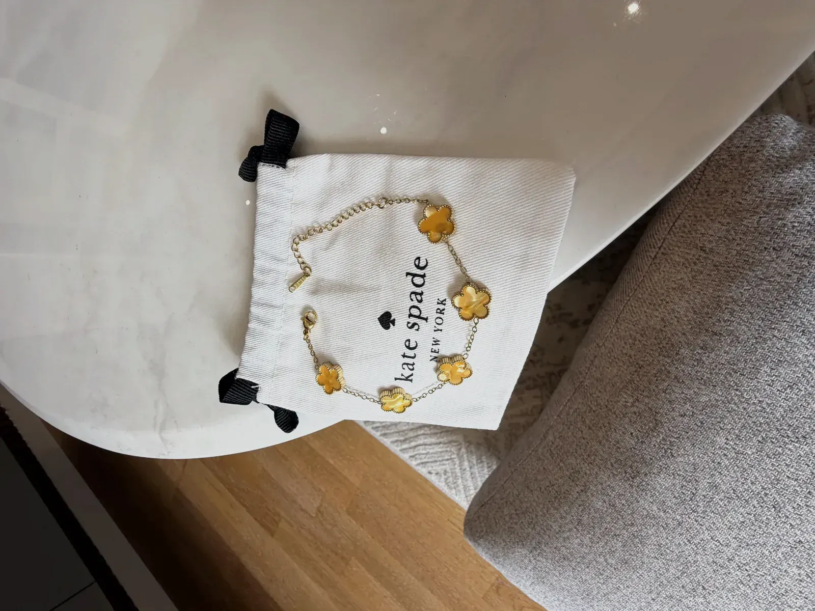 Bracelet Kate Spade a motifs fleurs jaunes – Kate Spade – Argenté, Blanc, Rouge, Doré – taille Taille unique 5