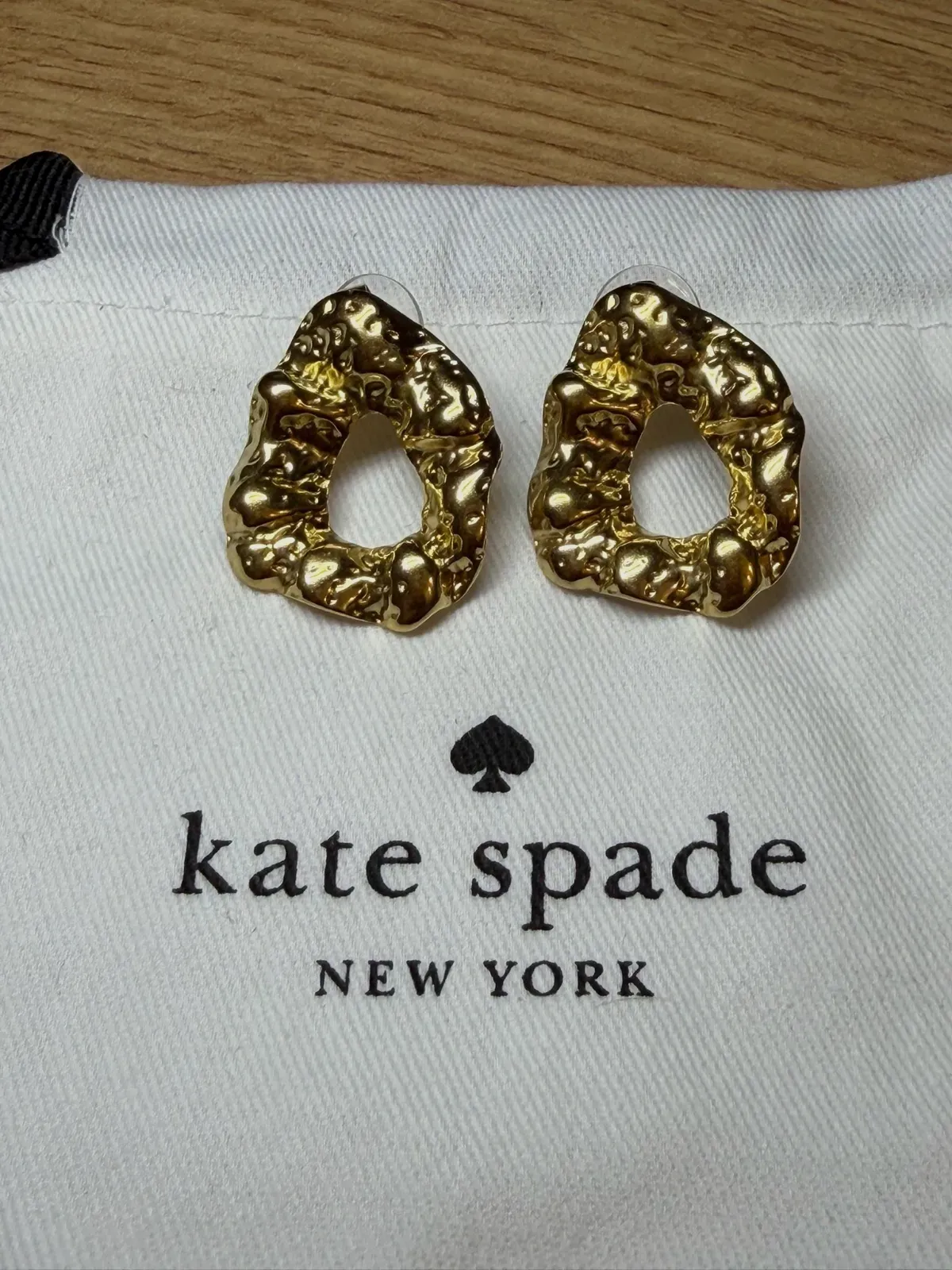 Boucles d'oreilles dorées martelées Kate Spade – kate spade – doré – taille Taille unique 7
