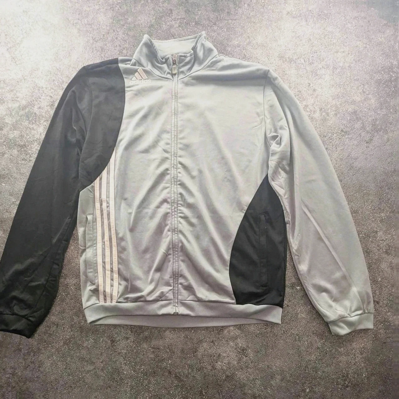 Veste adidas track jacket vintage grise noir zip full 3 bandes sport streetwear Y2K L – adidas – taille L