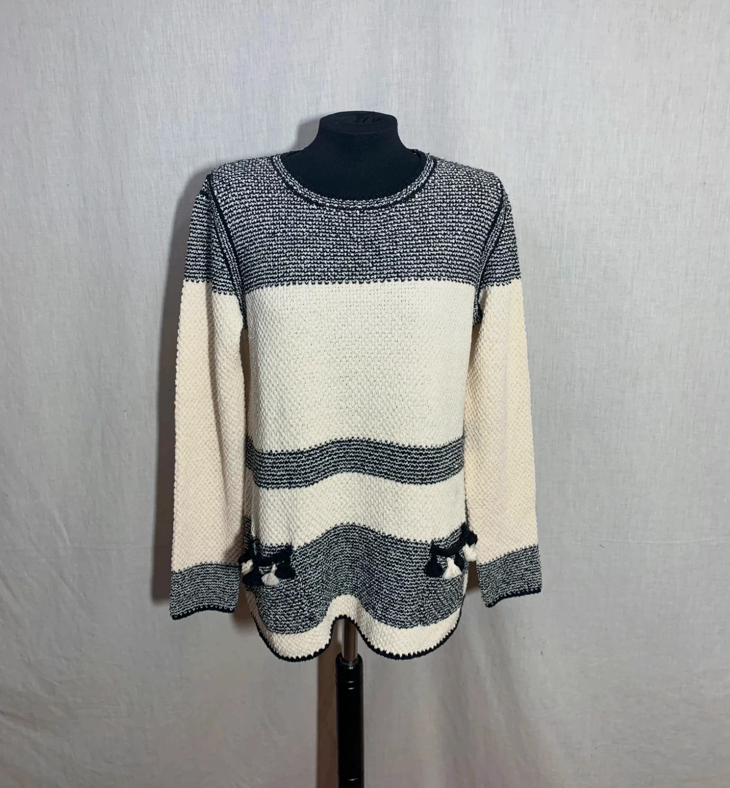 Jersey bicolor crema y negro | Cream and black sweater | Pilar Prieto