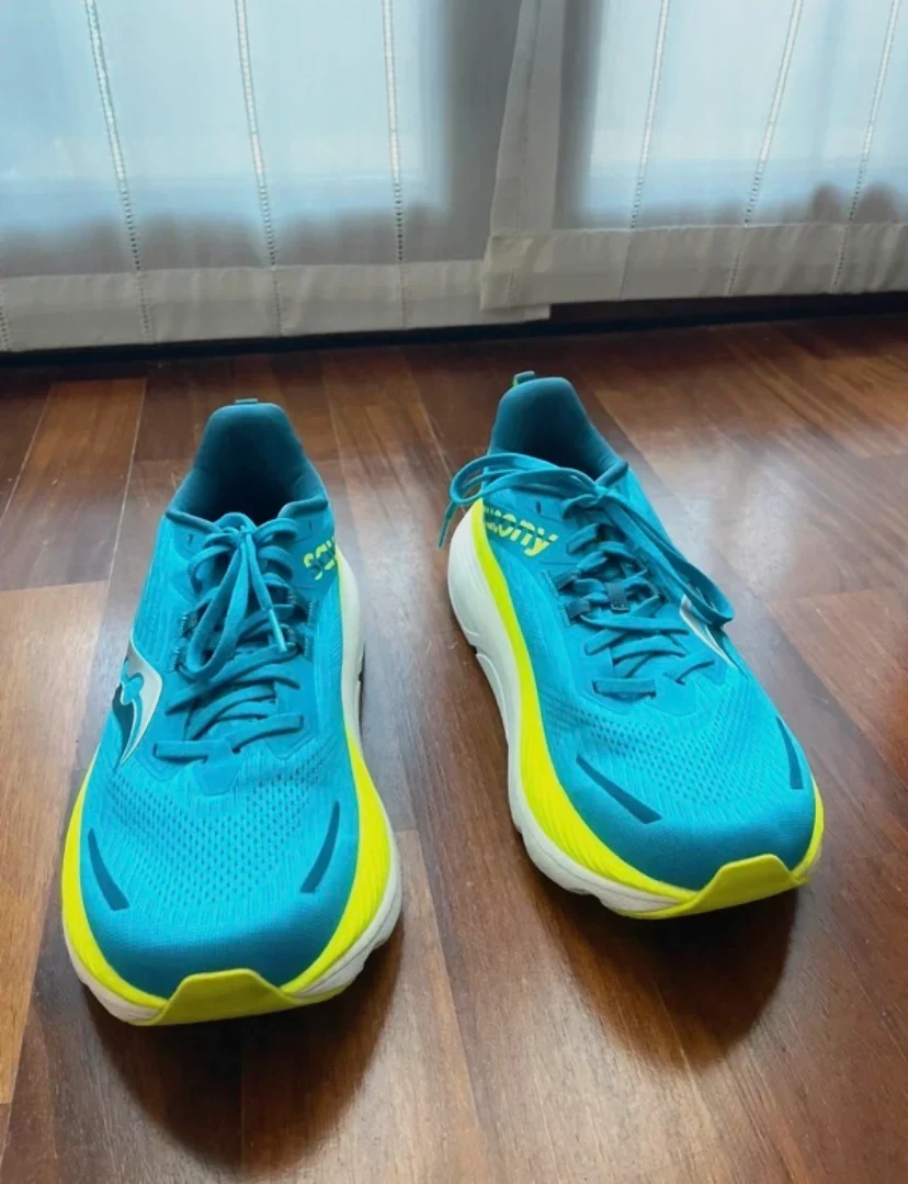 Chaussures de running bleu jaune fluo