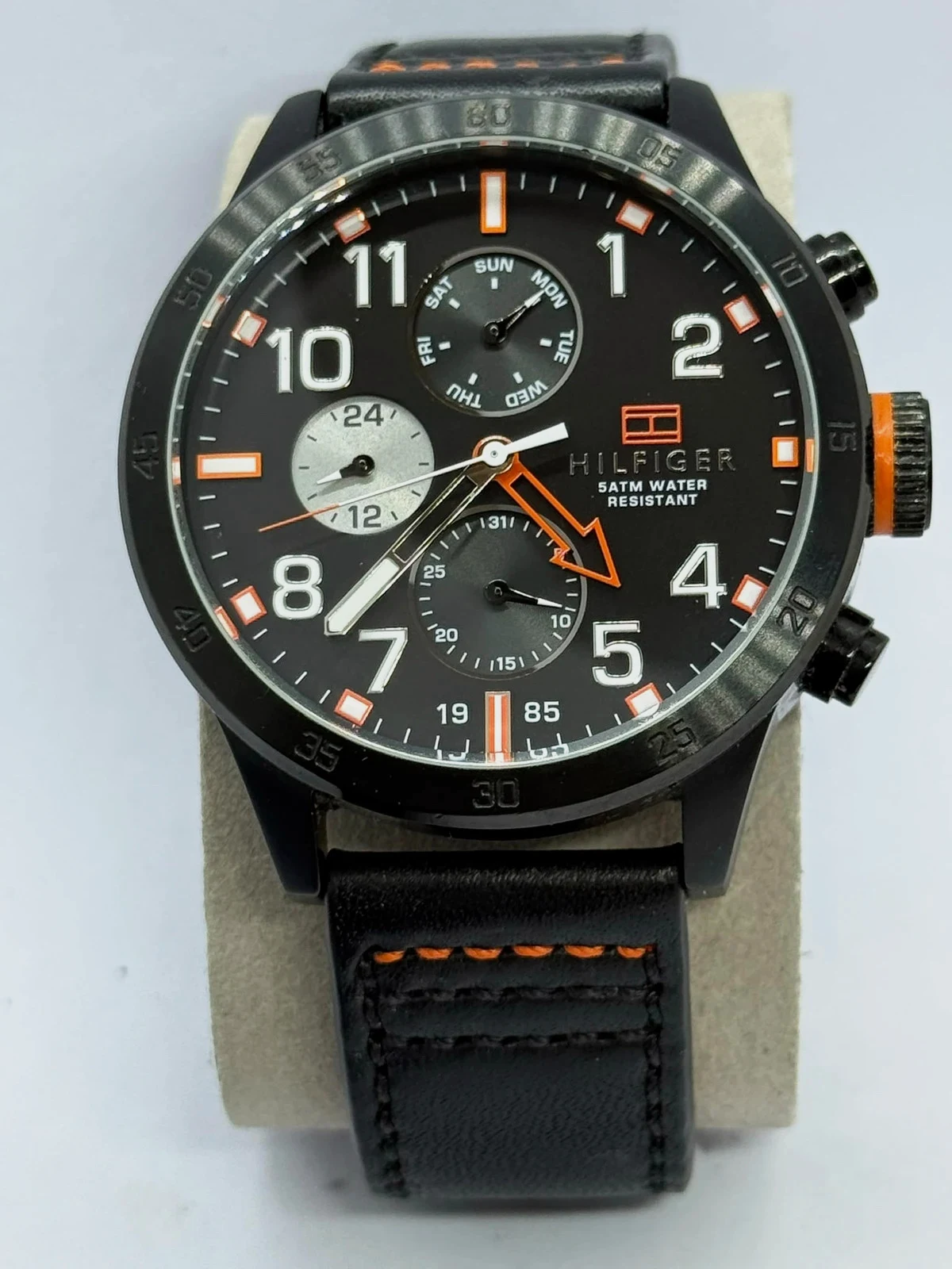 Montre Tommy Hilfiger Chronographe Homme Noire & Orange _Très bon état