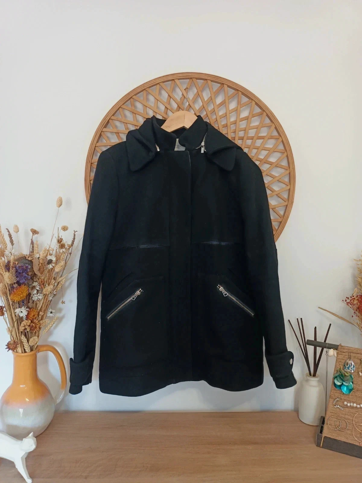Abrigo negro Zara Trafaluc S · Black hooded coat · Manteau noir · Cappotto nero
