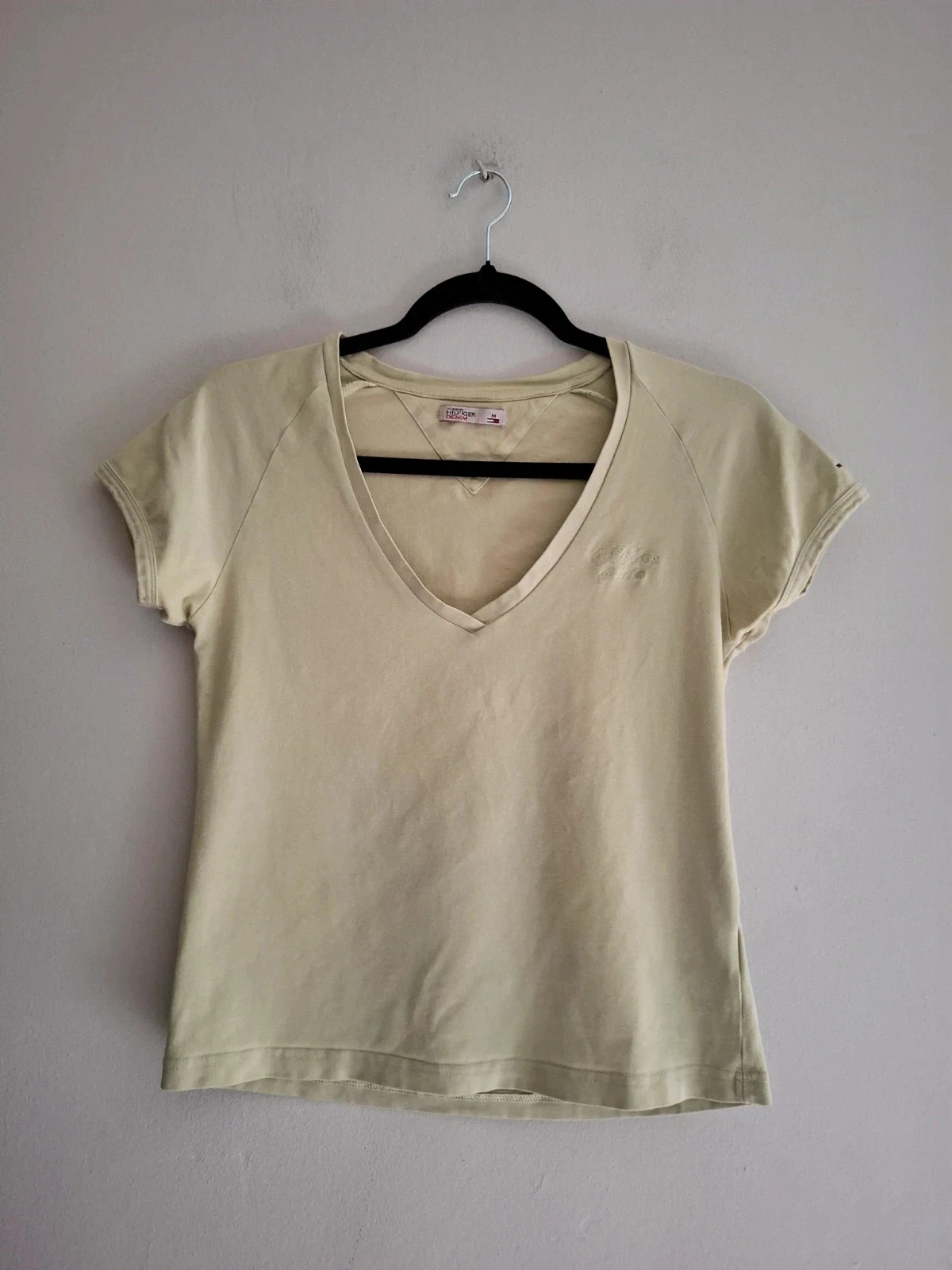 Camiseta Tommy Hilfiger Denim Verde Lima / Caqui Claro (Talla M) – Tommy Hilfiger – taille M / 38 / 10