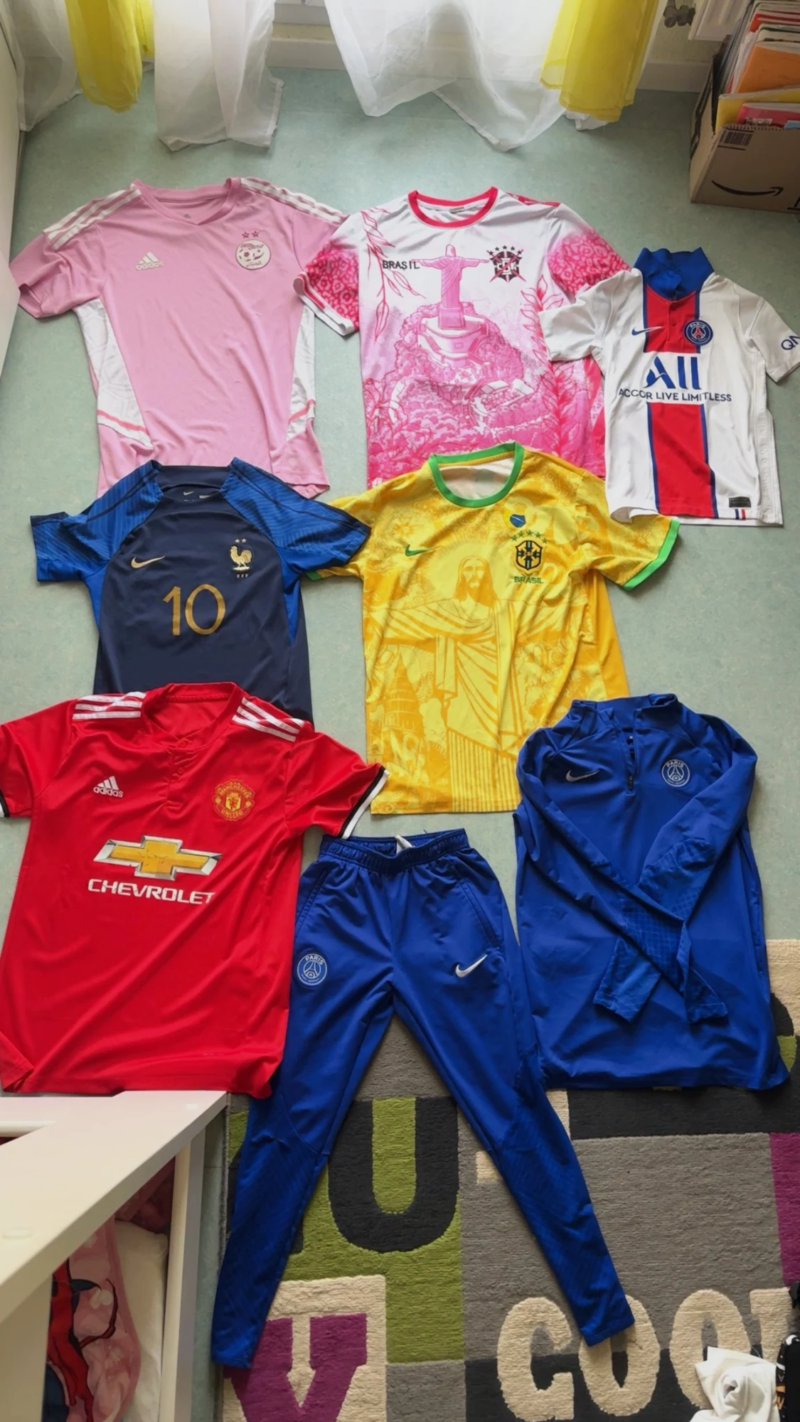 Ensemble maillot foot – Plein de marque – taille Taille unique