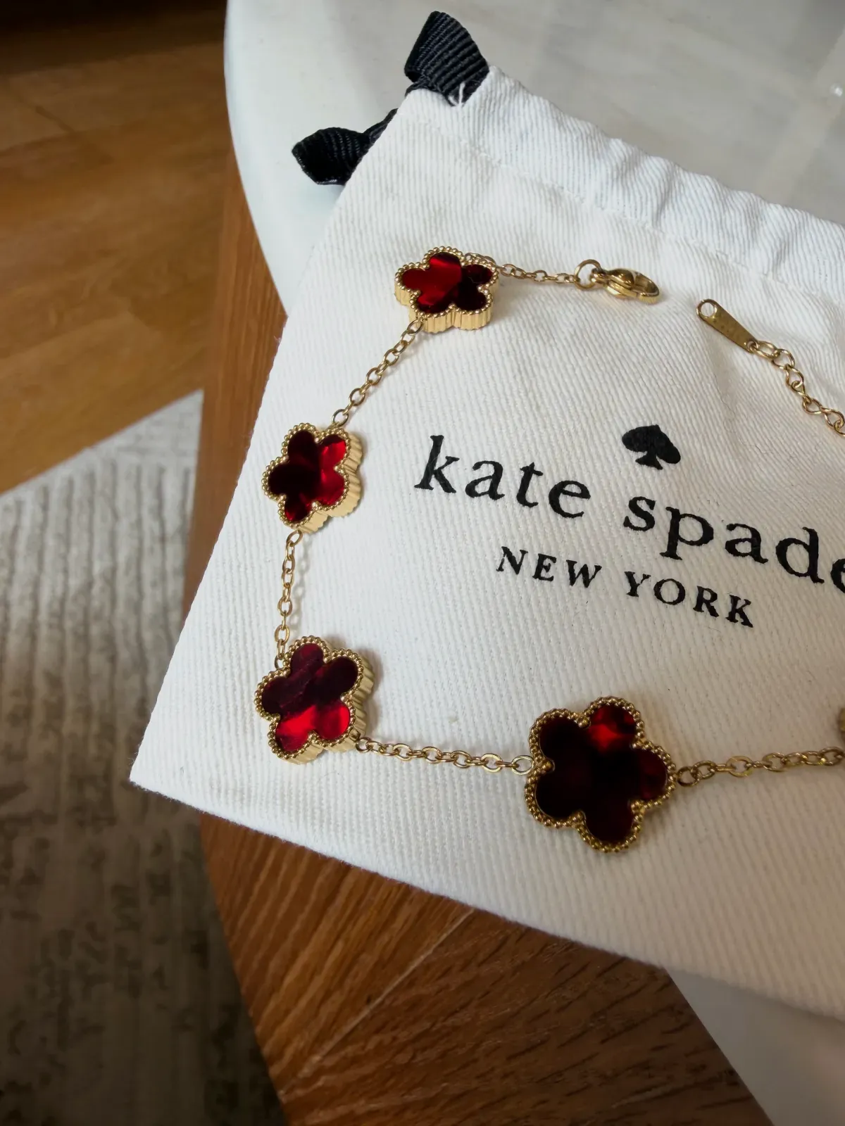 Bracelet Kate Spade trèfles rouges doré – Kate Spade – doré – taille Taille unique 2