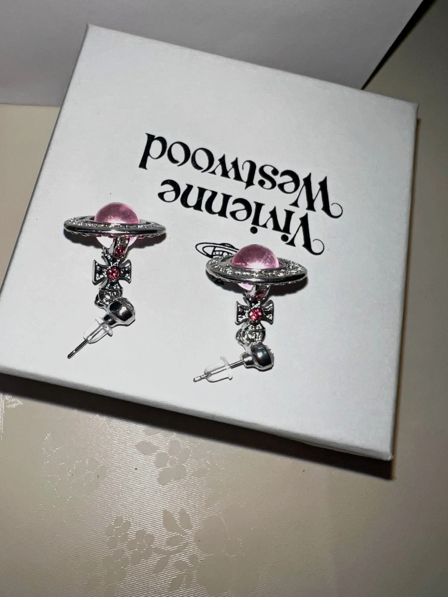 Boucles d'oreilles Vivienne Westwood orb rose