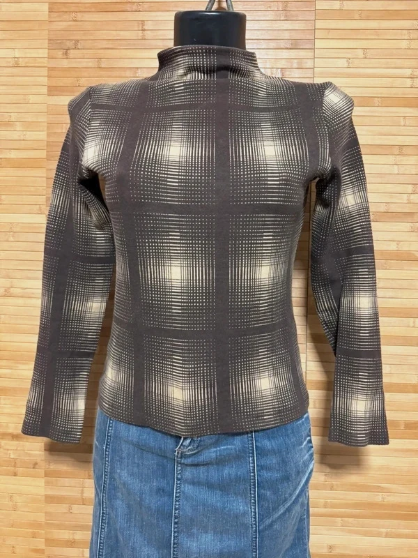 Top cuello alto estilo retro de Adolfo Domínguez talla M 😍