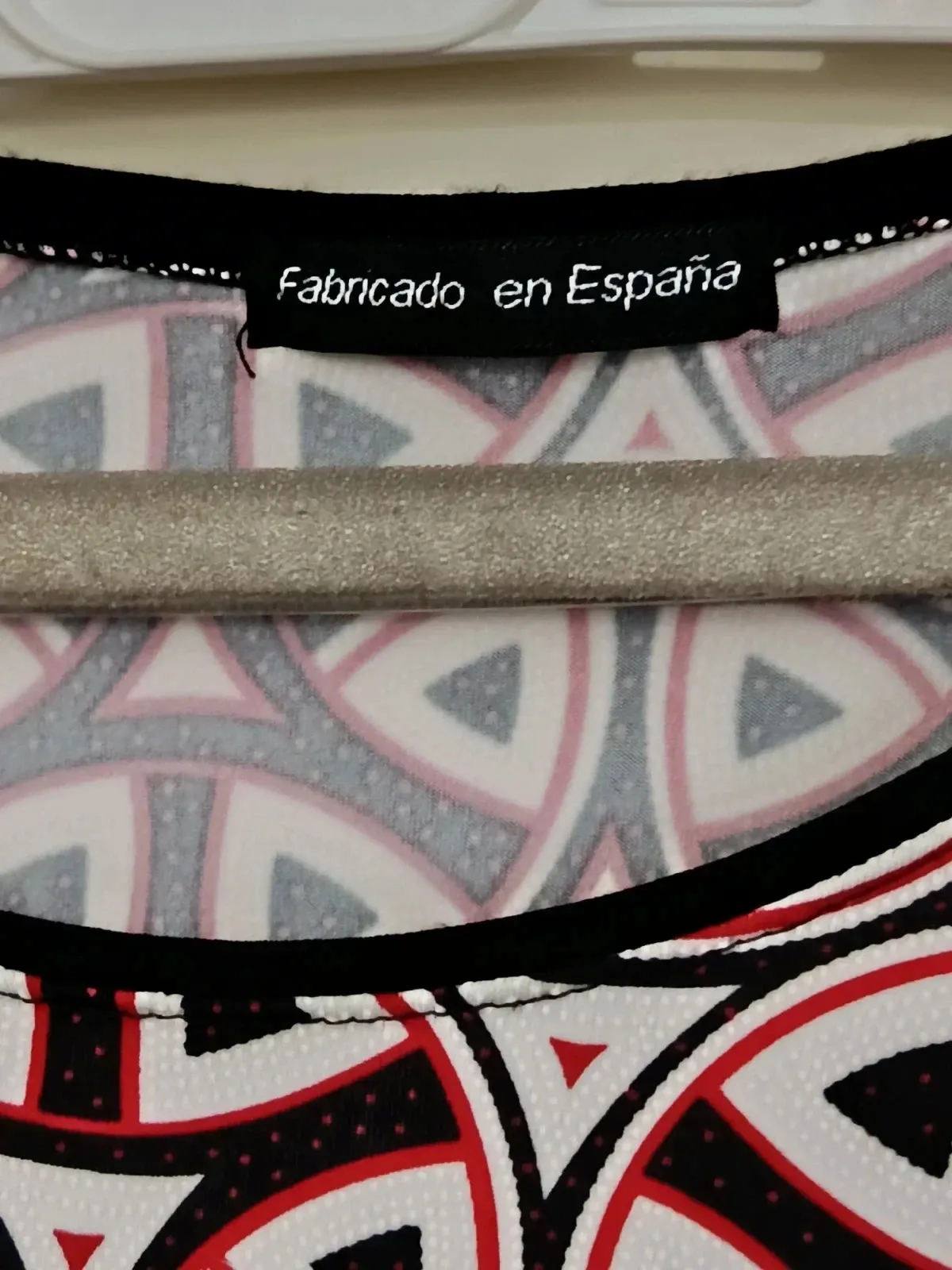 Camiseta dibujos geométricos XL🔥🔥 – fabricado en España – taille XL / 42 / 14 3
