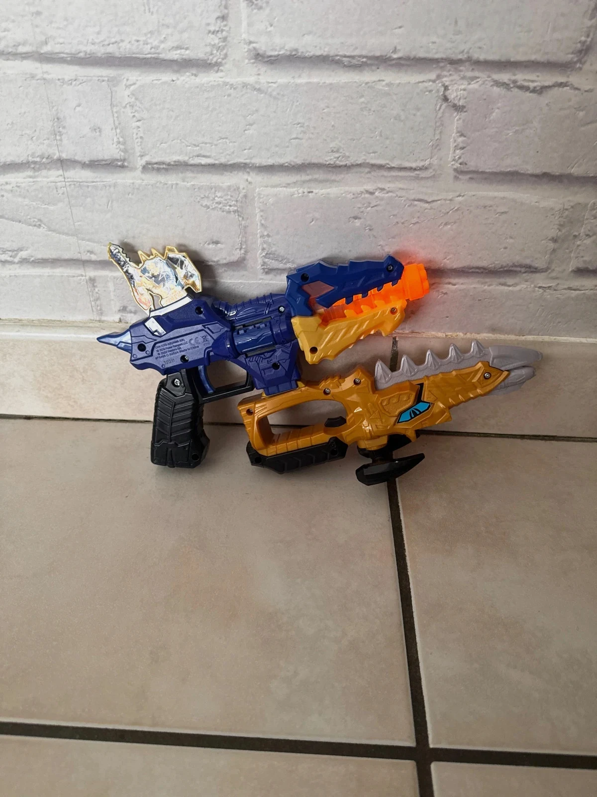 Power Rangers Dino Fury Gold Fury Blade Blaster – Power Rangers – taille Taille unique