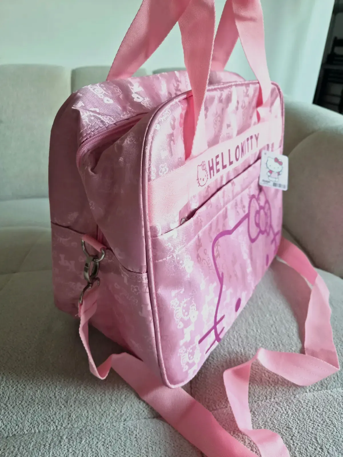 Sac de voyage Hello Kitty rose – neuf avec étiquette 🎀 – Sanrio – rose – taille M 4