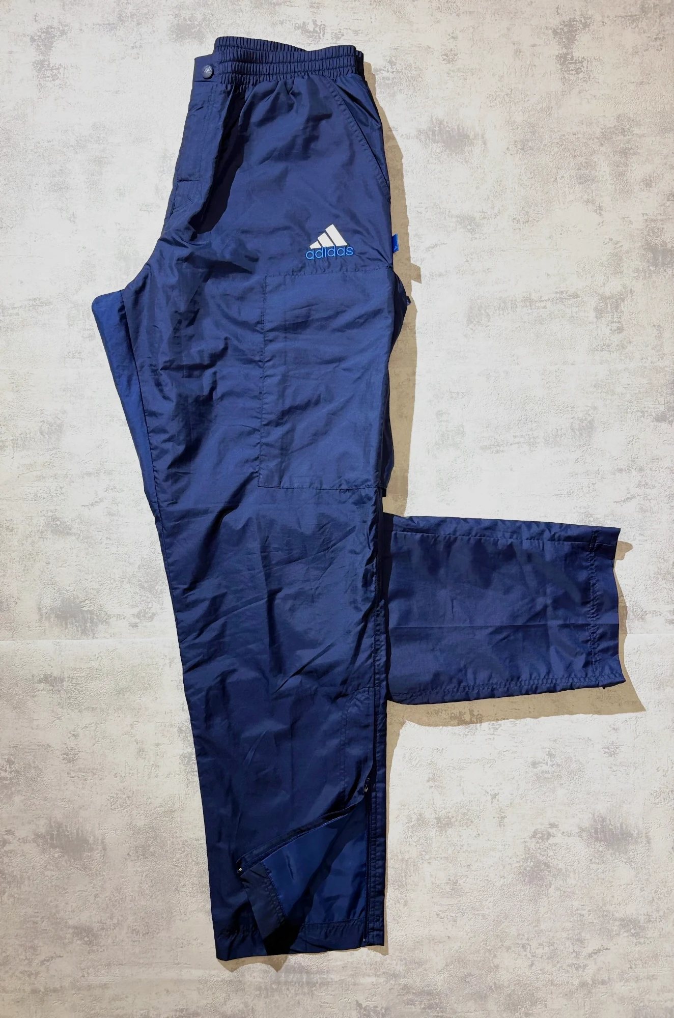 Calças Adidas Vintage Nylon Track Pants / Pantalon de Jogging Adidas Size M – Adidas – taille M