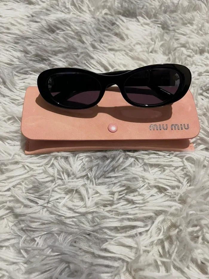 Lunettes de soleil Miu Miu noires – Miu Miu – taille Taille unique 6