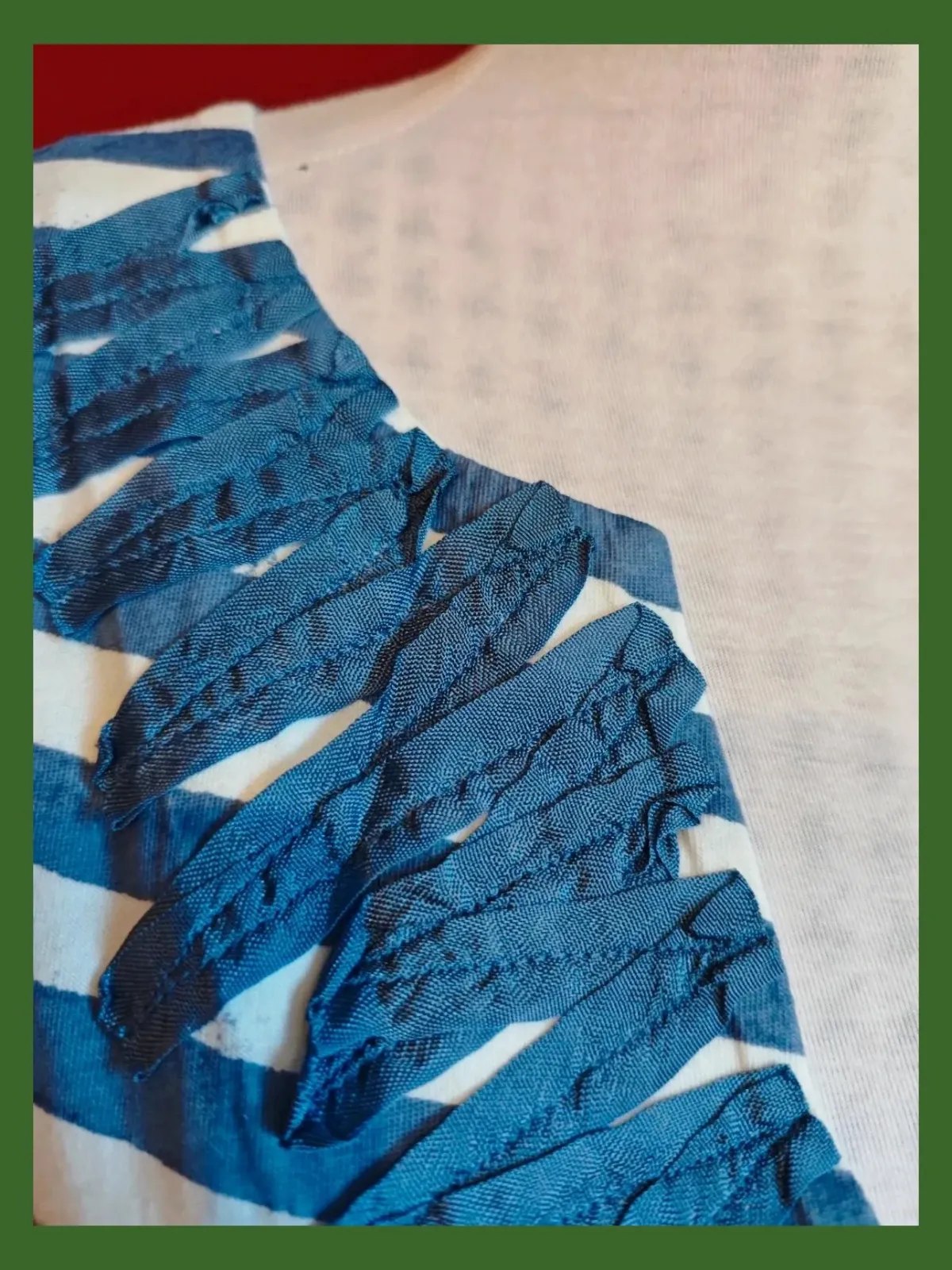 🌺Preciosa camiseta de rayas azul y blanco efecto desteñido con cinta de raso en escote. Talla S – Cortefiel – taille S / 36 / 8 4