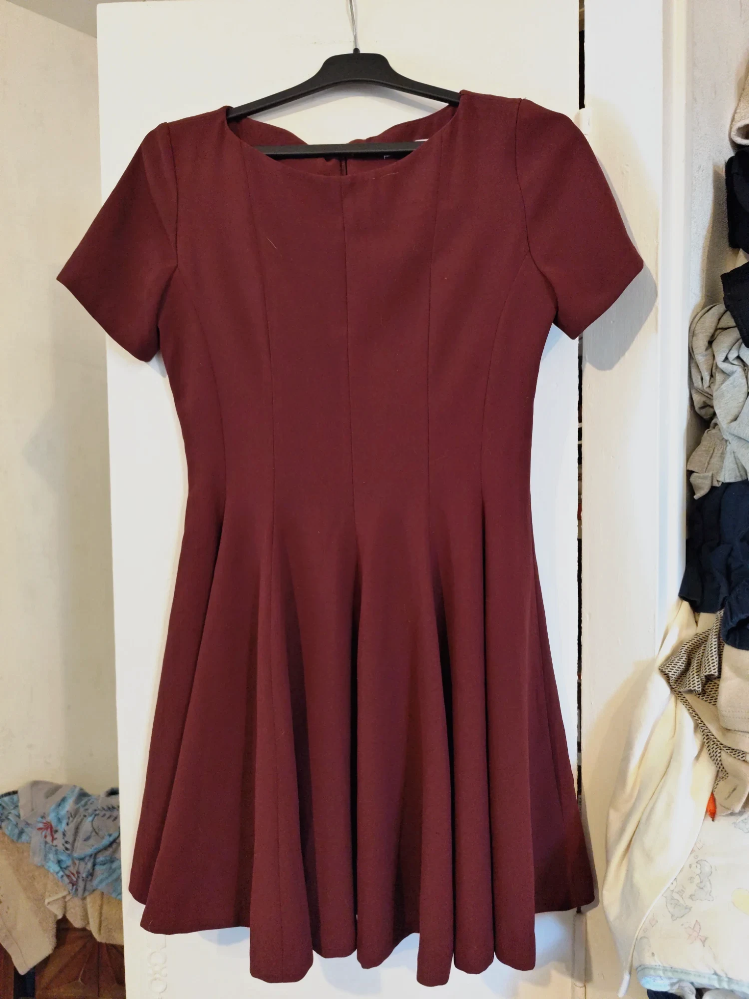 Robe courte patineuse bordeaux