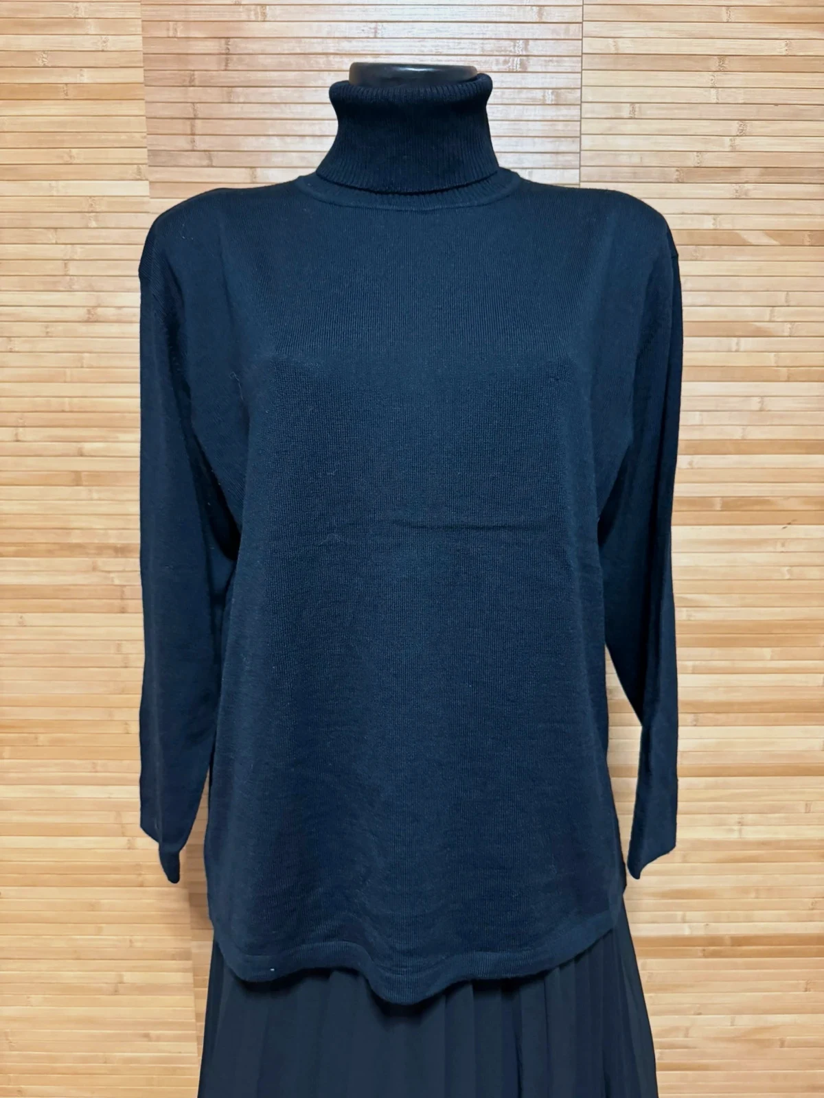 Jersey cuello alto 50% lana de marca Giorgio talla 48 😍