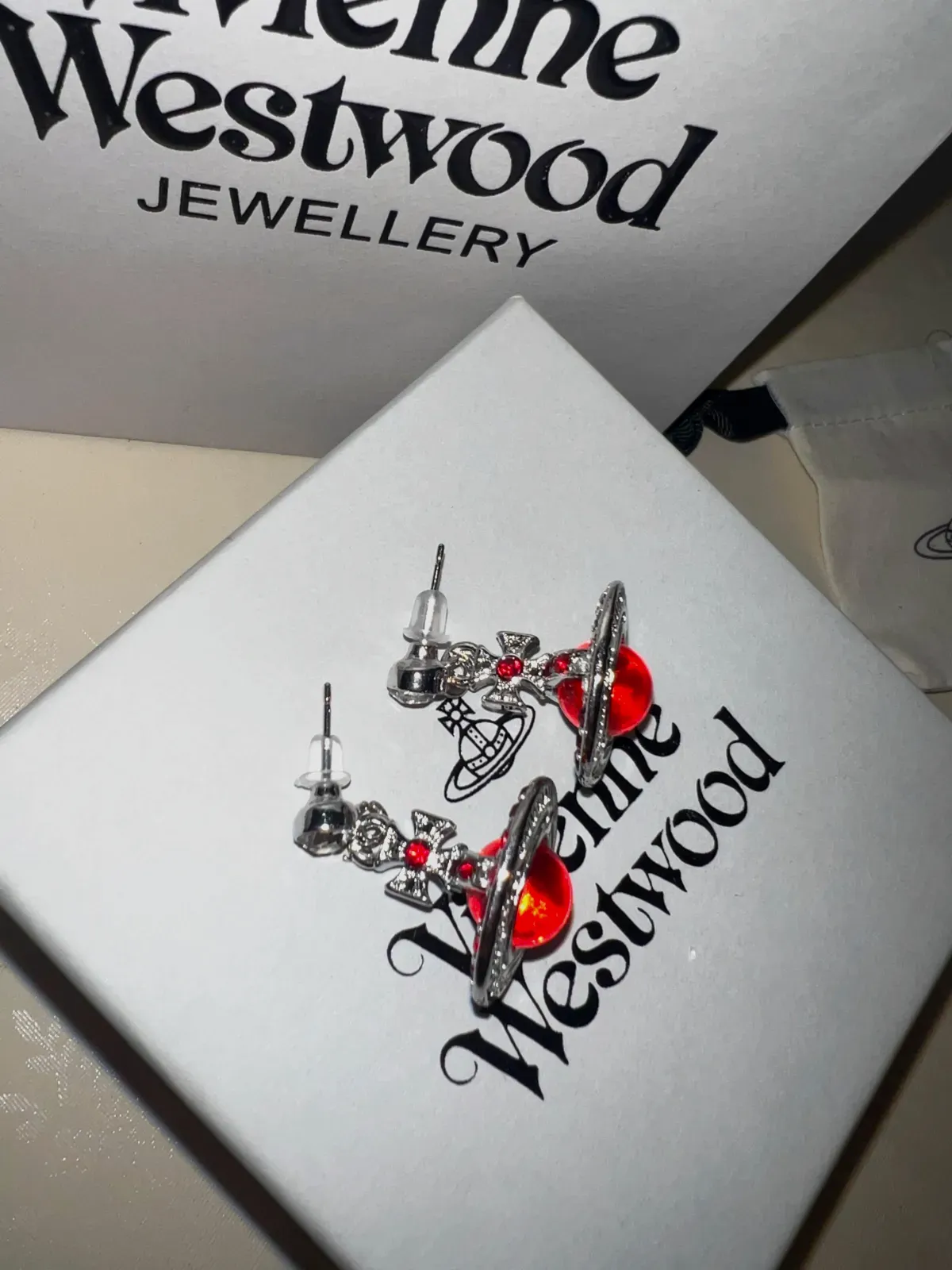 Boucles d'oreilles Vivienne Westwood orb rouge – Vivienne Westwood – rouge – taille Taille unique 6