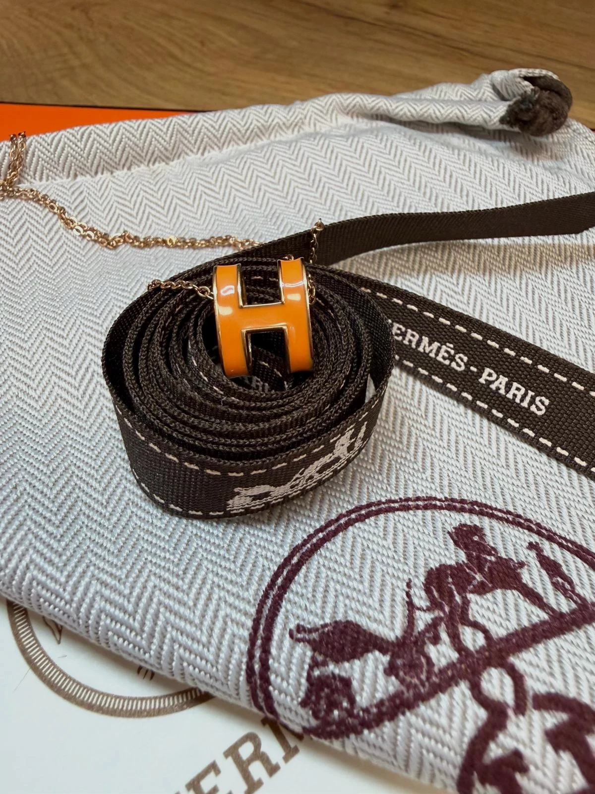 Collier Hermès Pop H orange et doré
