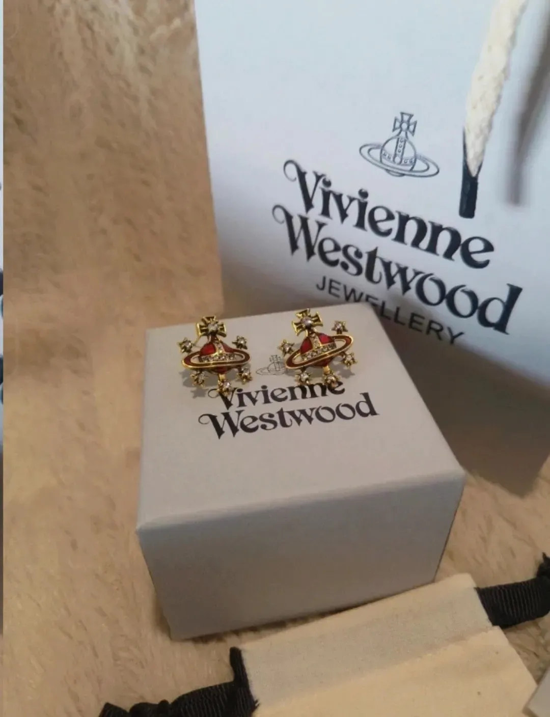 Boucles d'oreilles Vivienne Westwood Orb dorées et rouges – Vivienne Westwood – doré et rouge – taille Taille unique 2