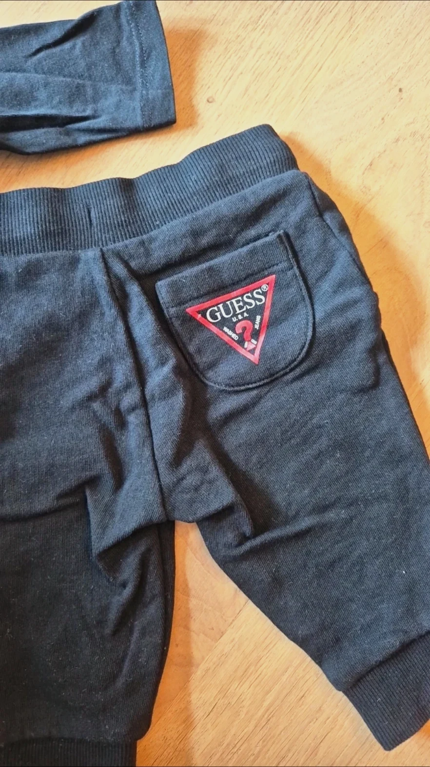 Ensemble bébé Guess deux pièces