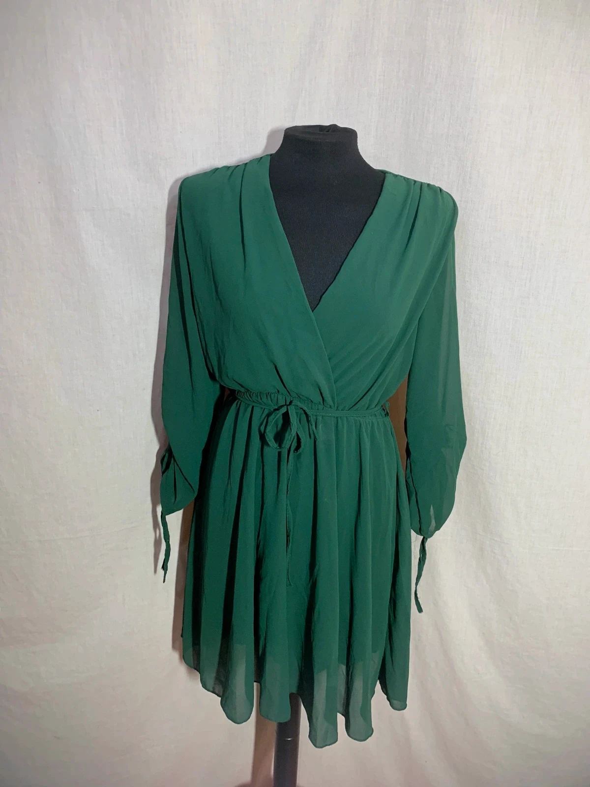 Vestido Cruzado Verde con Manga Larga y Cintura Ajustable | Green Short Dress | Italian Fashion – Italian Fashion – taille L / 40 / 12