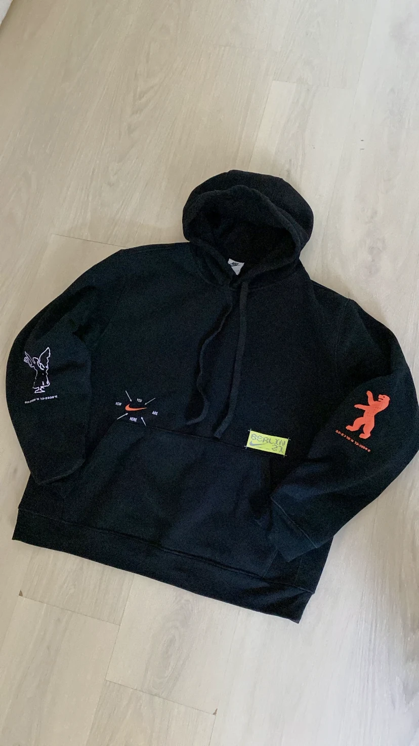 Sweat à capuche Nike Berlin noir – Nike – taille M