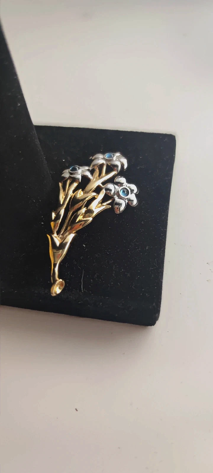 Broche