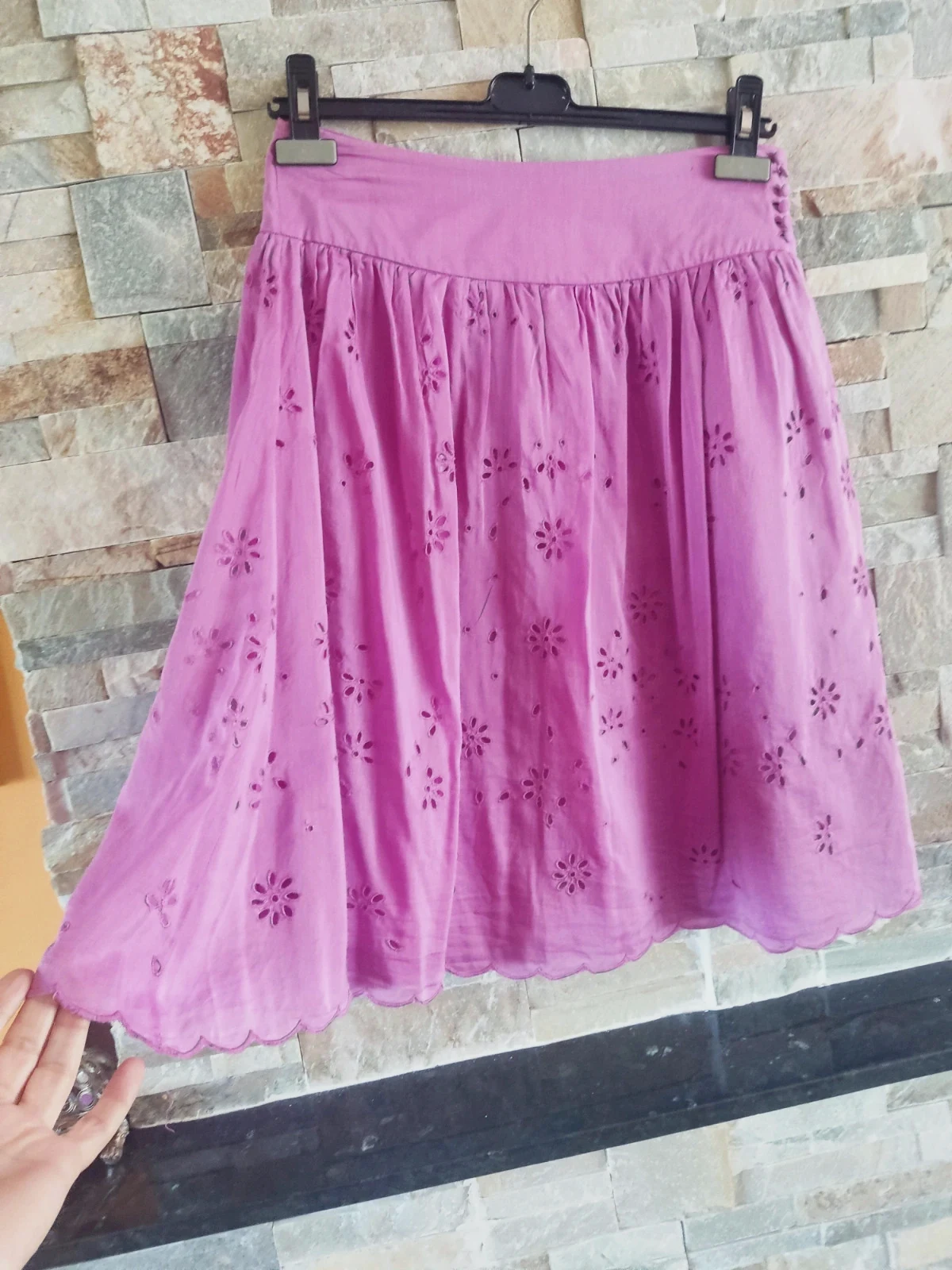 🎁Estilosa falda de Massimo Dutti color lila con bordados calados