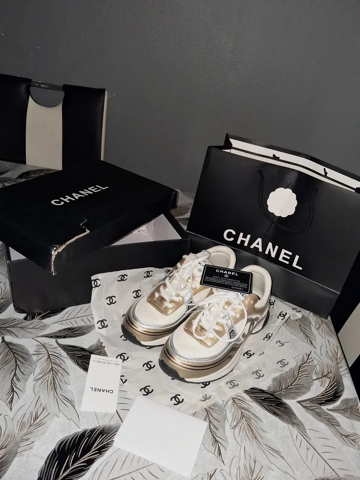 Baskets Chanel dorées et argentées – Chanel – taille EU 41 2