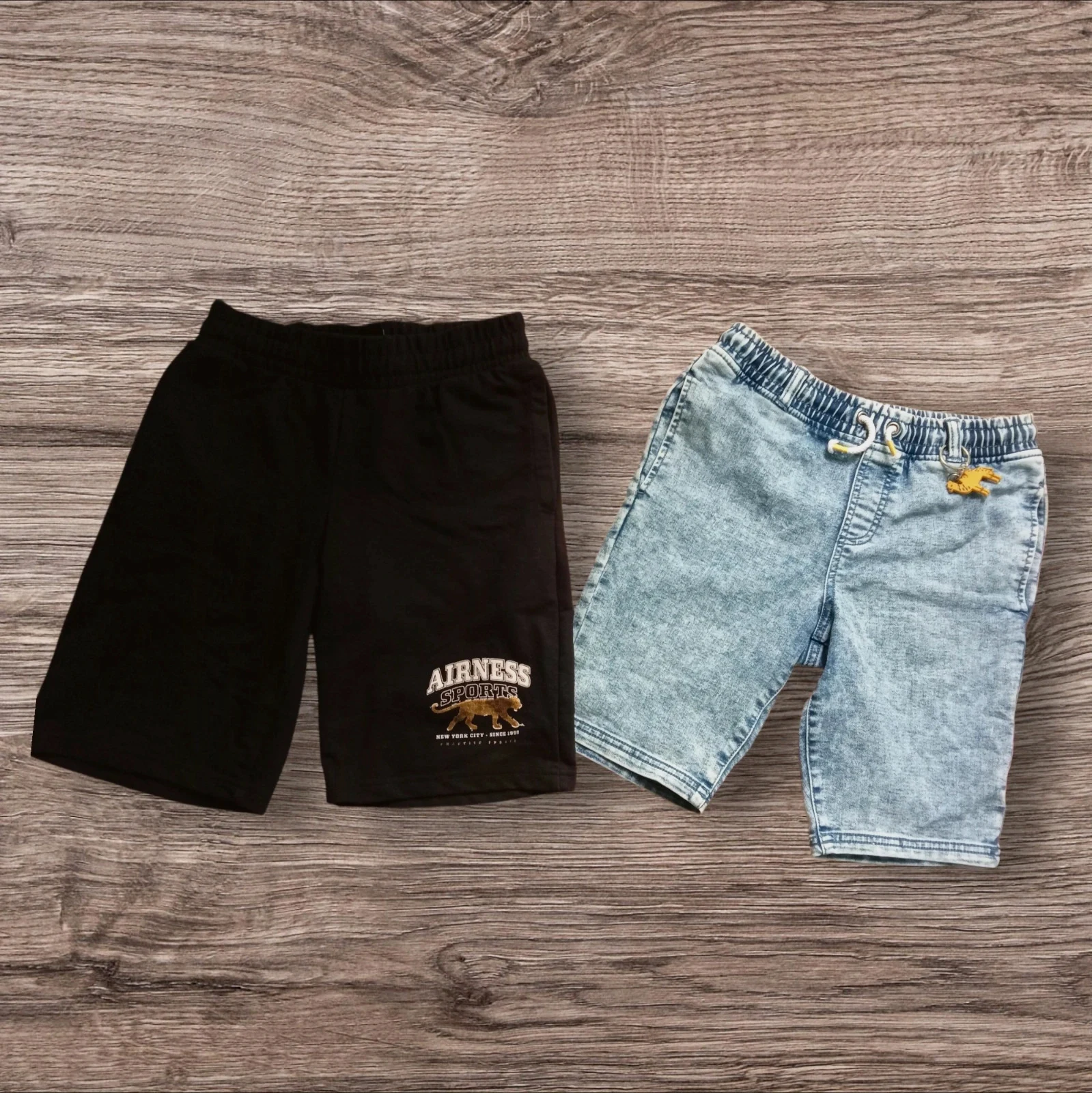 Lot de 2 Shorts Garçon 12 Ans / XXS – Short en Denim Bleu Clair DPAM & Short Noir Airness Sport