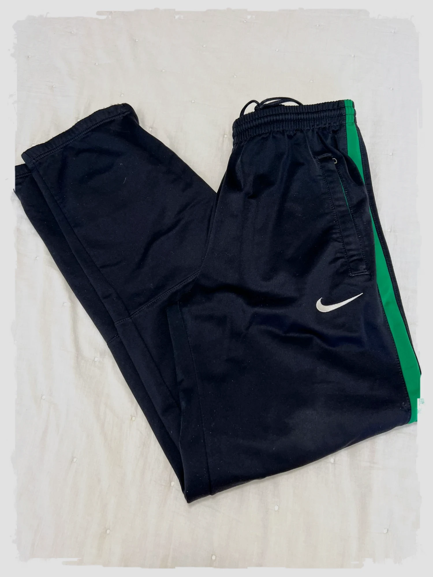 Pantalon Nike noir bande verte - Taille M