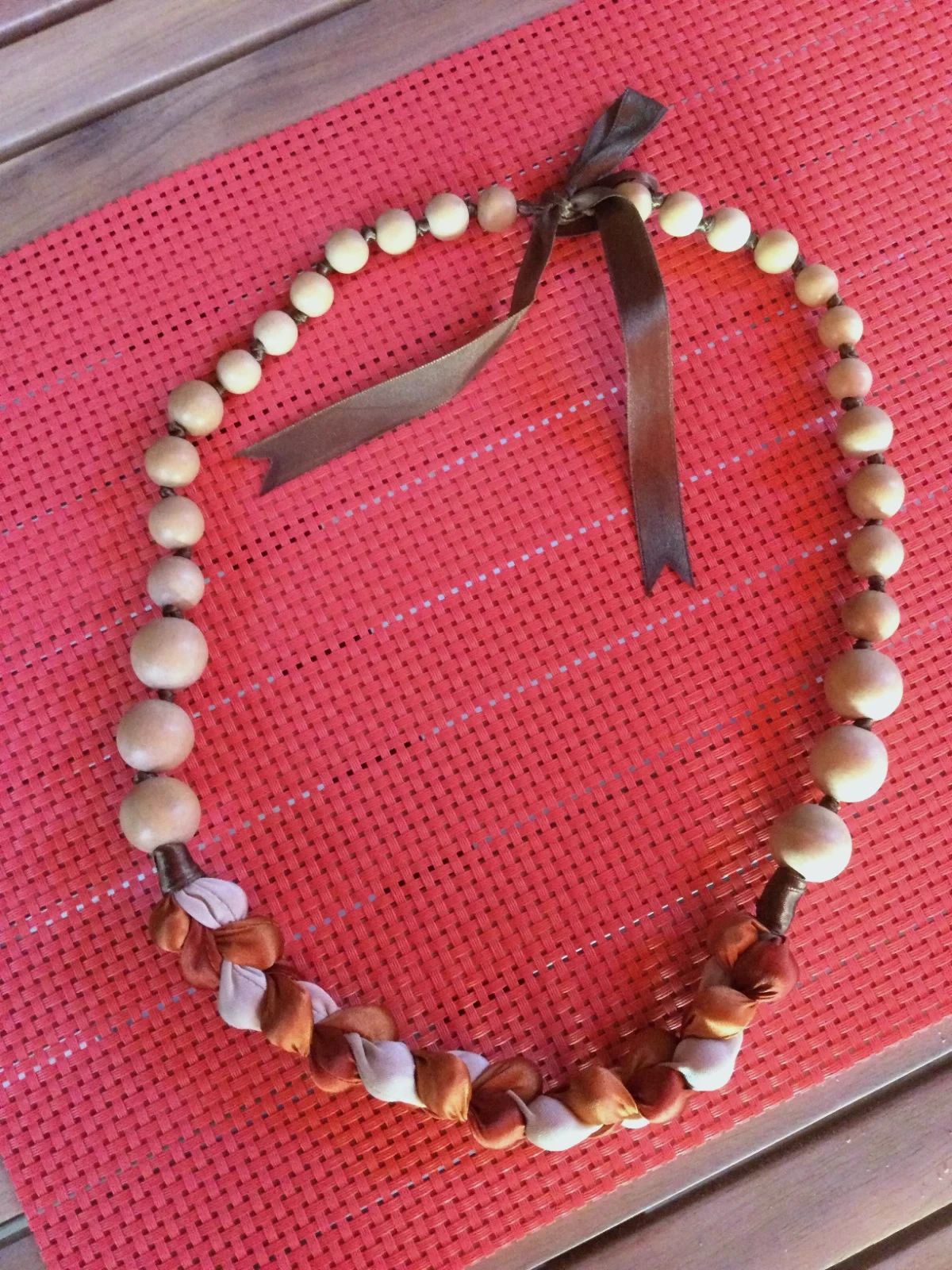 Bonito collar de bolas