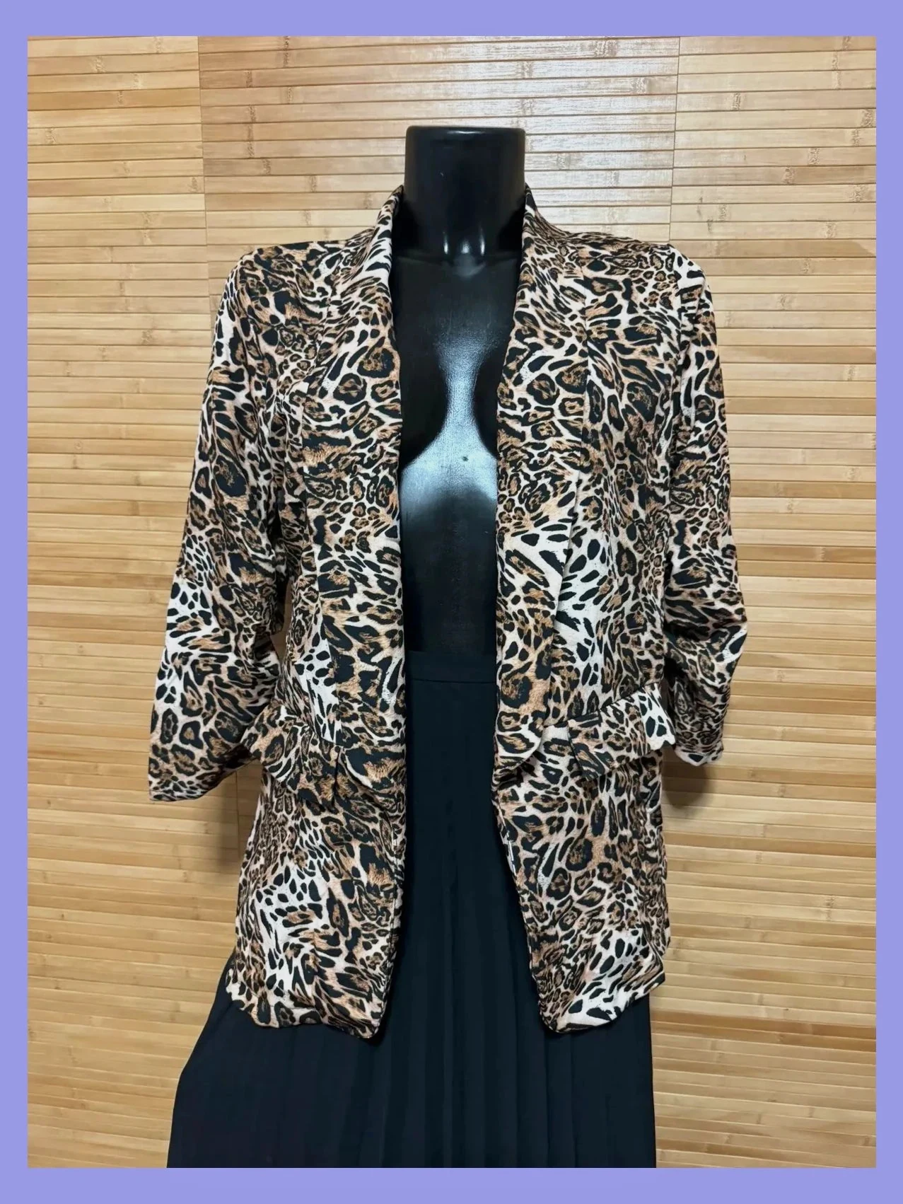 Divino blazer animal print talla L 😍