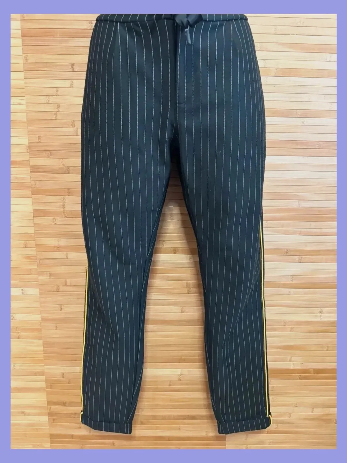 Pantalones rayas de Distrikt Nørrebro talla M 😍 – DISTRIKT NØRREBRO – taille M / 38 / 10 2