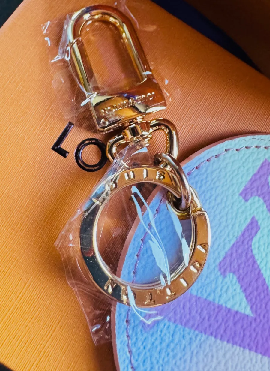 Porte clés en cuir  – Louis Vuitton – taille Taille unique 2