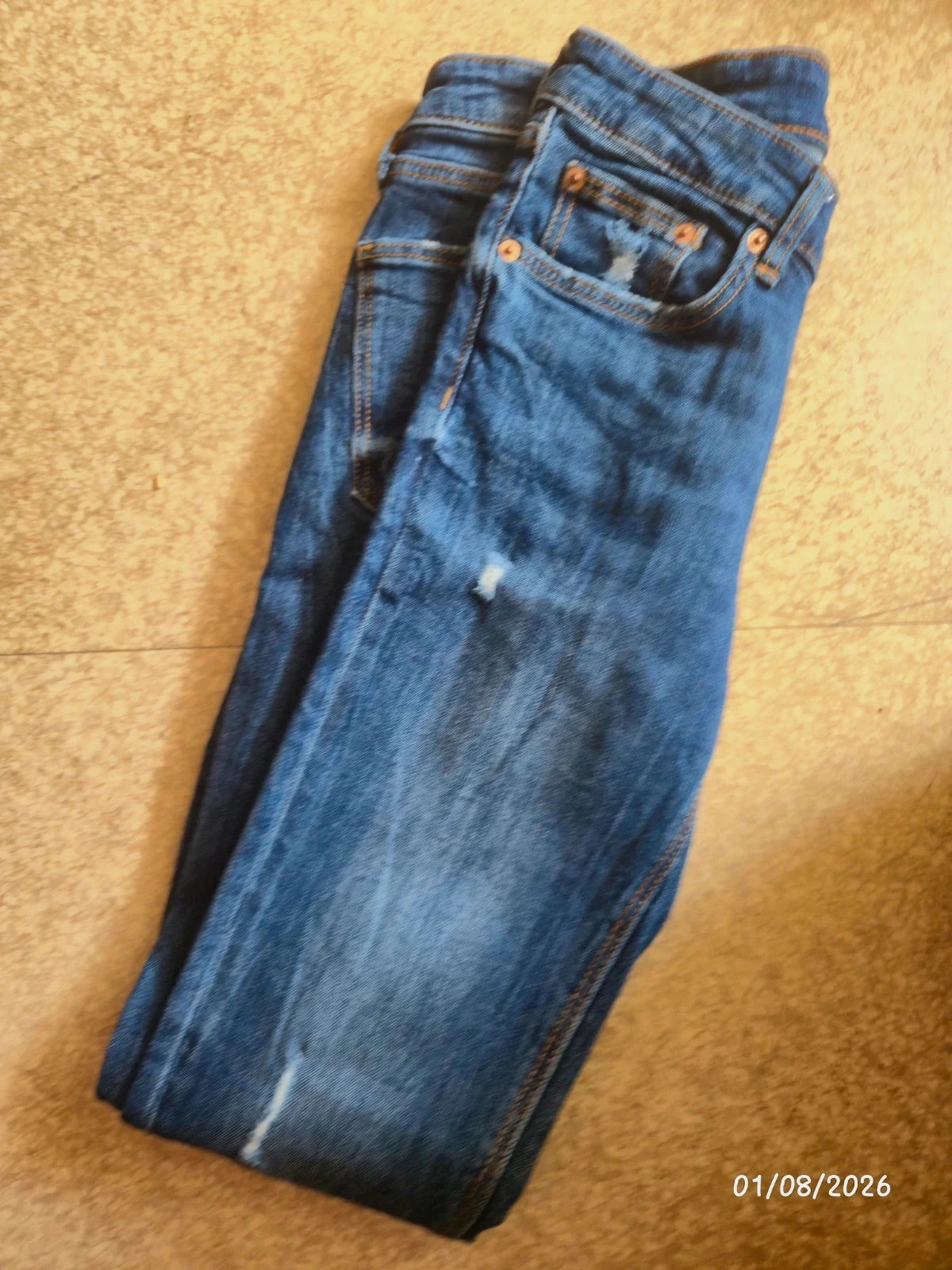 Zara taille 36 jeans effet dechirer